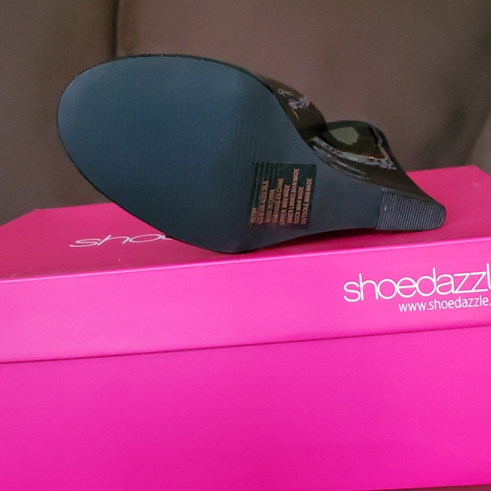 Shoes - Picture 2 of 3